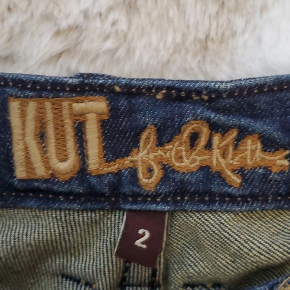 NWOT Kut Dark Denim boot cut Jean w/gold sticking - Picture 4 of 5